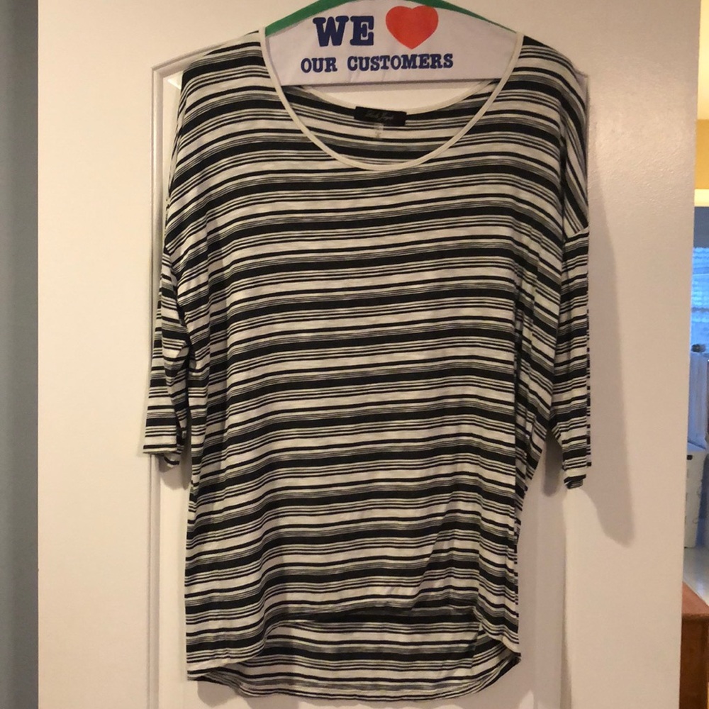Laila Jayde 3/4 sleeve shirt